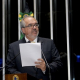 Em discurso de posse, Roberto Muniz destaca diálogo e consenso para saída da crise
