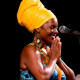 Michaela Harrison canta Jazz no TAMAR Praia do Forte-BA