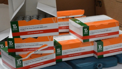 Feira tem recebido cada vez menos vacinas para Covid-19