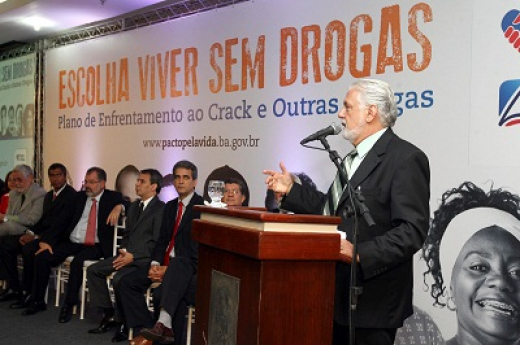 Galo comenta ação do governo de combate às drogas