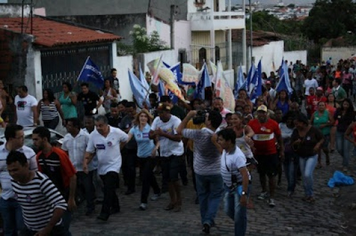 Multidão acompanha Tarcízio em Caminhada na Queimadinha 