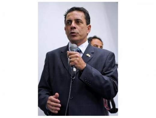 Sérgio Carneiro recebe Medalha da Aeronáutica 