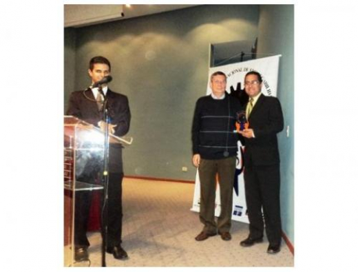 Rogério Costa divide prêmio com santoestevenses