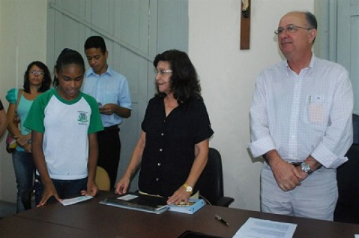 Prefeito empossa Parlamento Juvenil