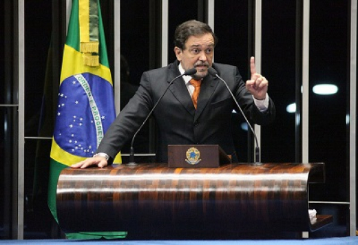 Pinheiro se manifesta sobre sucessão ao governo da Bahia no plenário do Senado