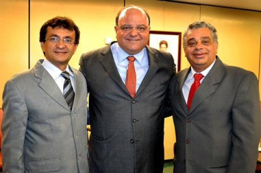 Prefeito reunido com Vaccarezza em Brasília