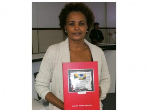 Feirense concorre a prêmio literário