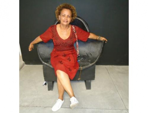 Poetisa feirense recebe prêmio internacional