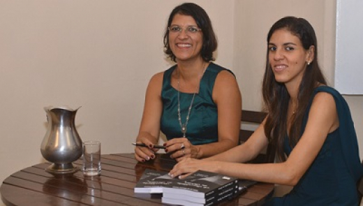 Kátia Franco lança dois livros em Santo Amaro-BA