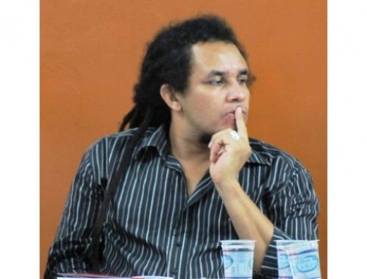 Bel Pires lança livro sobre poeta feirense Aloísio Resende