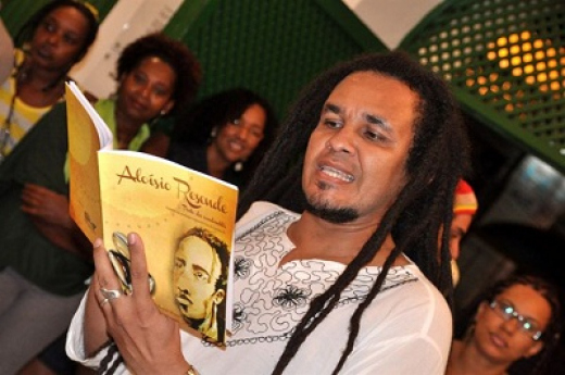 Livro desvenda vida e obra de Aloisio Resende