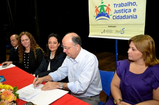 Professores participam de I Seminário do PTJC