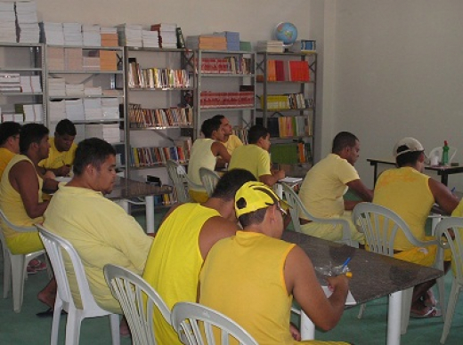 Presídio de Feira ganha biblioteca 