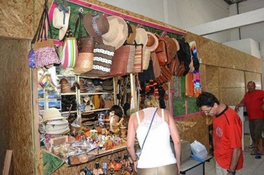 Comerciantes mudam para prédio provisório do MAP