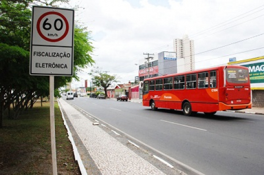 Fotossensores e radares em funcionamento