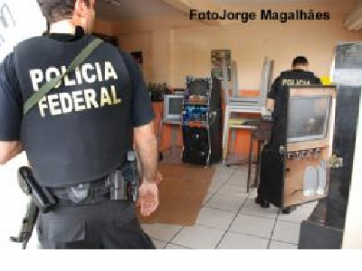 PF apreende máquinas caça-níqueis e prende 11 pessoas