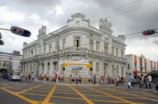 Feira de Santana com 606.139 habitantes