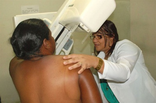 Sobram vagas para exame de mamografia