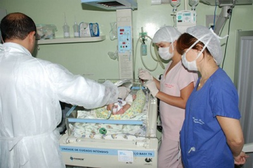 Mortalidade infantil reduzida em 30 por cento