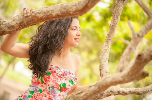 Kareen Mendes lança clipe da música “Passeio”