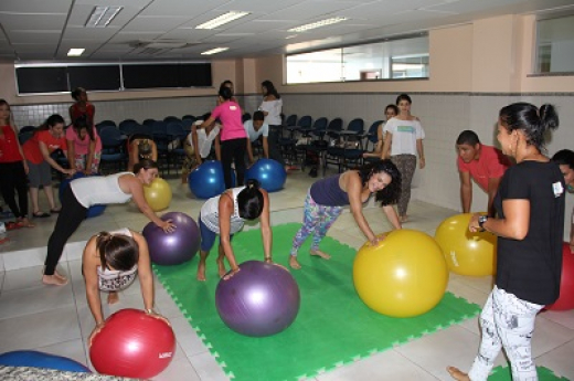 Encontro qualifica formação de estudantes de Fisioterapia
