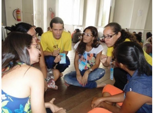 Projeto Fantasia capacita professores e realiza apresentações gratuitas