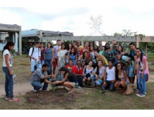 Uefs recepciona calouros de Psicologia com trote verde