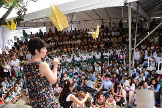 Feira do Livro atrai público de diversos municípios