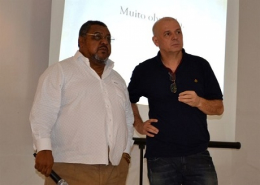 Reconhecimento aos que contribuíram para comunicação feirense