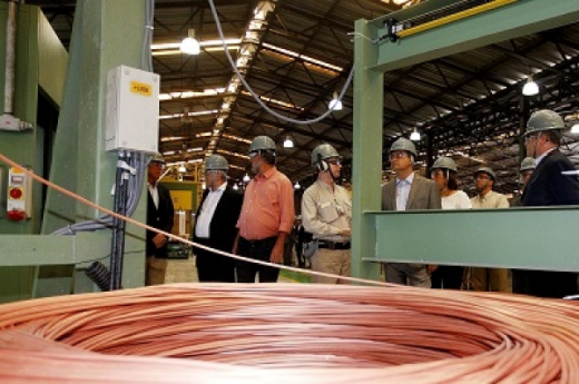Governador inaugura máquina que aumentará em 60% produção de fios de cobre na Bahia