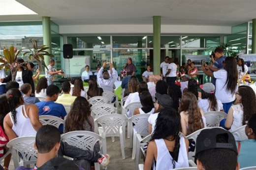 Paineis apresentam lagoas e rios de Feira de Santana
