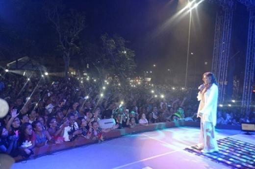 Joanna apresenta show entre a fé e o romantismo