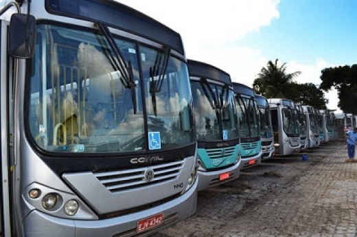 Dezenas de ônibus estão prontos para circular