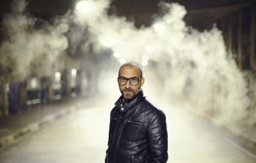 Lucas Santtana faz show no Pátio da Barroquinha 
