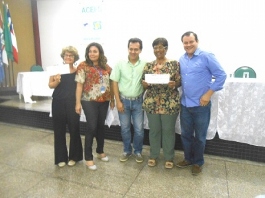 Entidades assistenciais recebem doação de classes empresariais