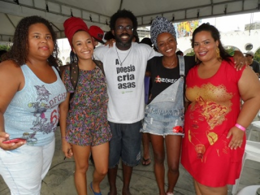 Sarau da Onça no Emergências