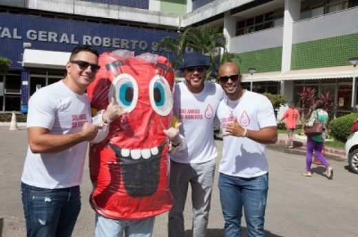 Artistas aderem à campanha do Hemoba e doam sangue