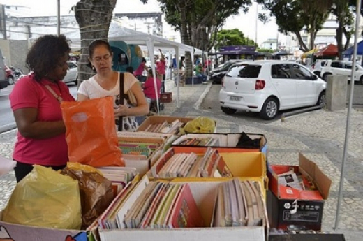 Feira do Livro Usado começa nesta quarta