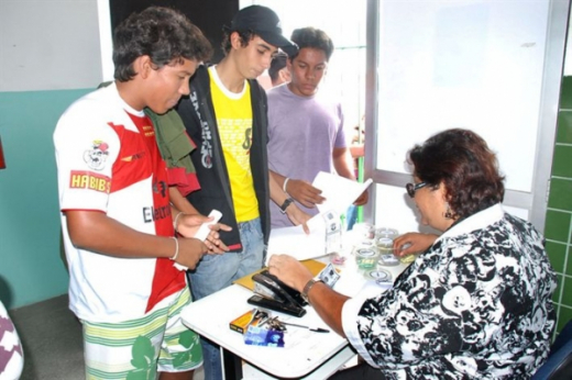 Programa encaminha 200 alunos ao mundo do trabalho