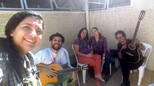 Grupo leva amor em forma de música para hospitais de Feira de Santana