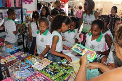 Feira do Livro começa oficialmente