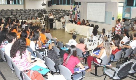 Violência contra mulher é tema de Seminário na Uefs