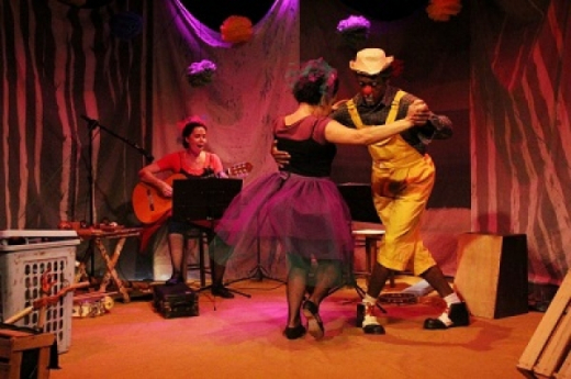 Espetáculo inédito faz única apresentação no Domingo Tem Teatro