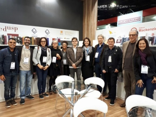 Uefs Editora presente na Bienal Internacional